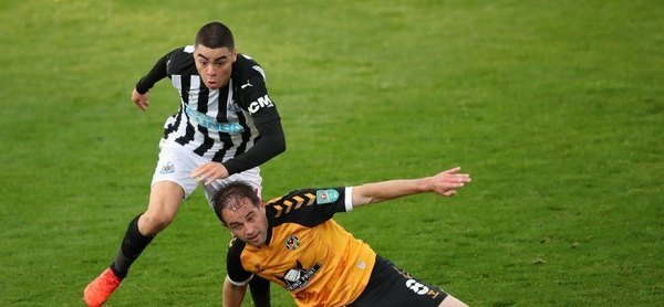 El Newcastle de Almirón, entre los ocho mejores de la Copa de la Liga