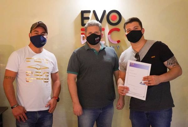 Sambamaños firma con @evorecmusic y podrá expandir su talento musical a nivel país