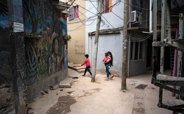 HOY / La pobreza afecta ya al 40,9 % de los argentinos, según informe