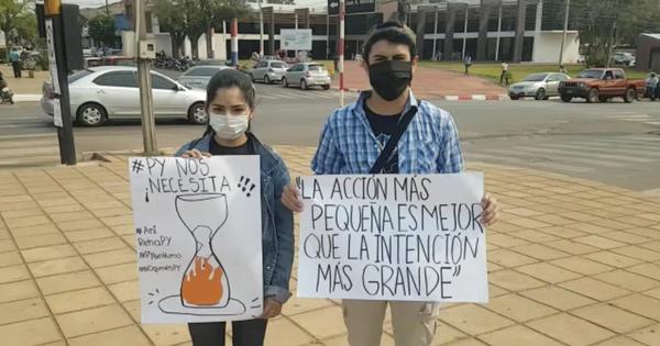 Estudiantes realizan marcha y colecta de concienciación ambiental en Coronel Oviedo