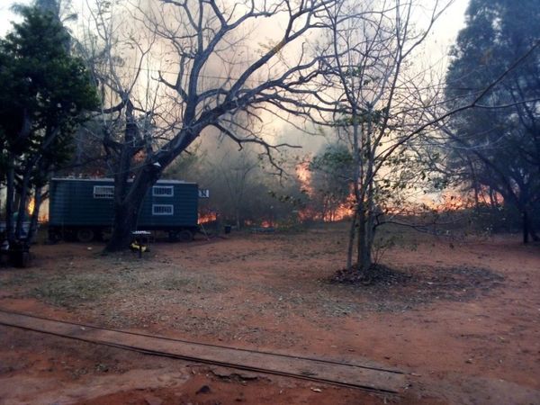 Incendio de gran magnitud en la reserva Cerro Kõi de Areguá