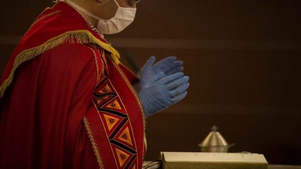 Piden ampliar cantidad de feligreses en iglesias
