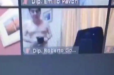 Diputado aparece con el torso desnudo ante cámaras en plena sesión