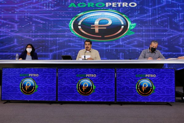 Maduro dice que han recuperado dos refinerías y espera normalizar los suministros - MarketData