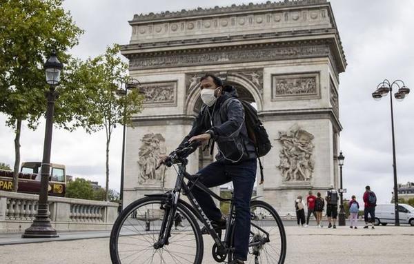 Enorme susto en París: Avión rompió barrera del sonido y estremeció a los ciudadanos