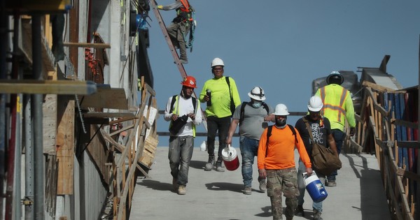 La Nación / El sector privado de EEUU creó unos 749.000 empleos