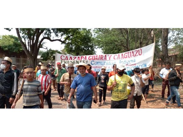 Indígenas cierran rutas en Caaguazú y piden hablar con Marito