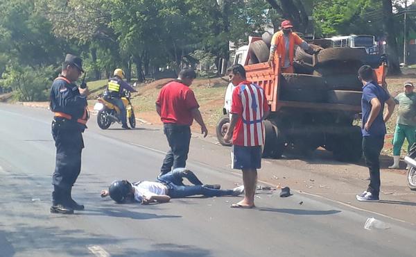 Motociclista muere luego de chocar contra un camión de la Municipalidad de CDE