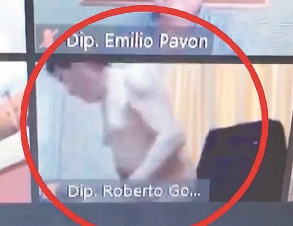 Roberto González "lamenta" bochorno tras sesionar semidesnudo · Radio Monumental 1080 AM