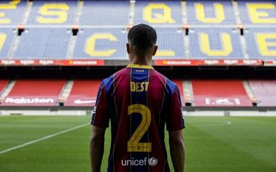 Barcelona presentó al lateral Sergiño Dest - Fútbol - ABC Color