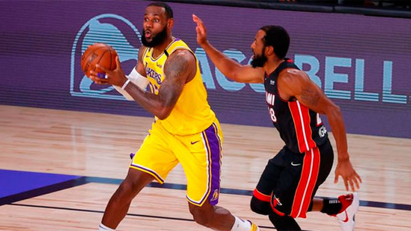 Lakers se adelantan en la serie final de la NBA