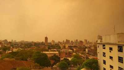 Cielo se tiñe por importantes focos de incendios en Central | Noticias Paraguay