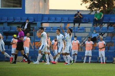Alarma en 12 de Octubre con dos casos positivos de Covid-19