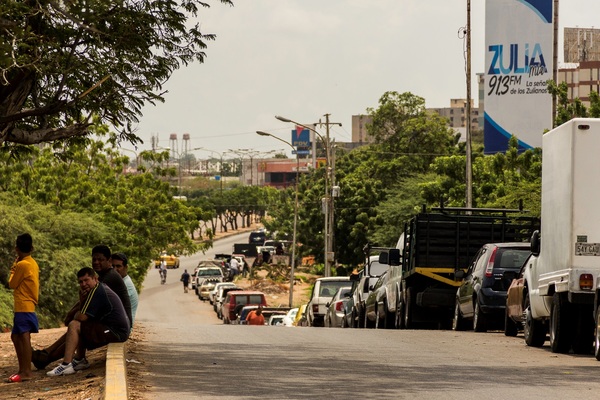Venezuela vuelve al sistema de venta de gasolina por número de placa - MarketData