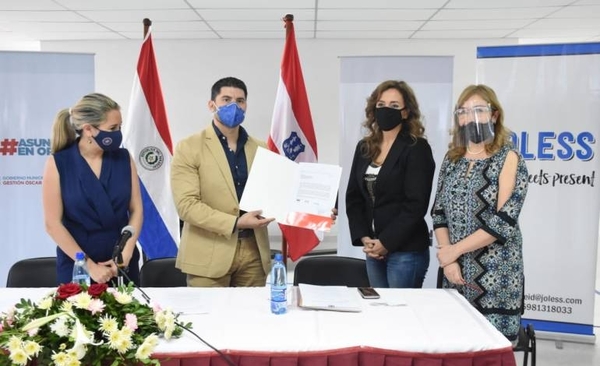 HOY / El IMA recibe becas de inglés y orquesta de marimbas en carácter de donación