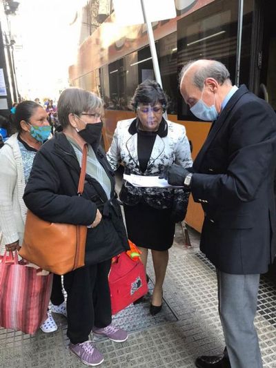 Unos 221 compatriotas retornan de Argentina en esta semana