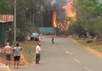 Controlan incendio en zona de Pechugón