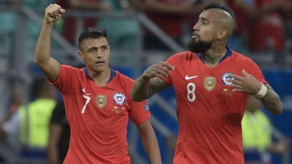 Sánchez y Vidal encabezan nómina de Chile - Fútbol - ABC Color