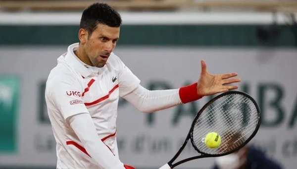 Djokovic se da otro paseo en Roland Garros, y Carballés elimina a Shapovalov