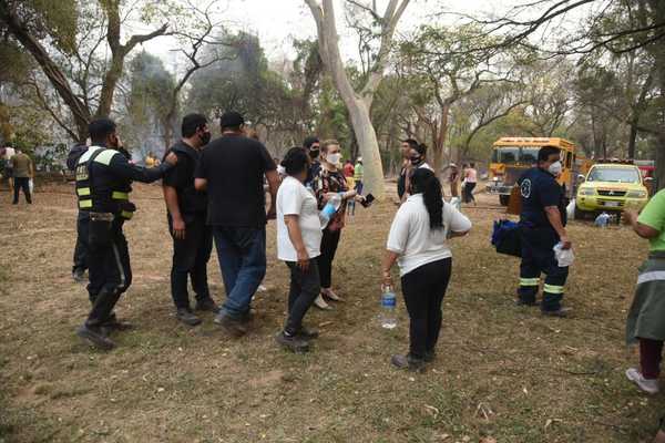 Incendio en el Botánico ya fue sofocado y los animalitos del zoológico no fueron afectados, refiere Marys Llorens » Ñanduti