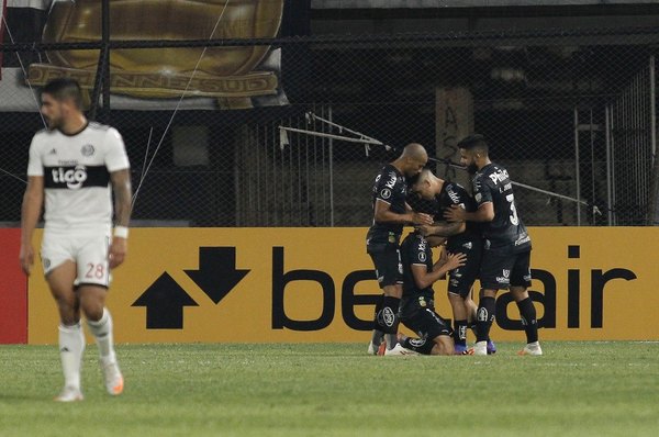 Olimpia perdió y quedó al borde de otra eliminación copera con Garnero