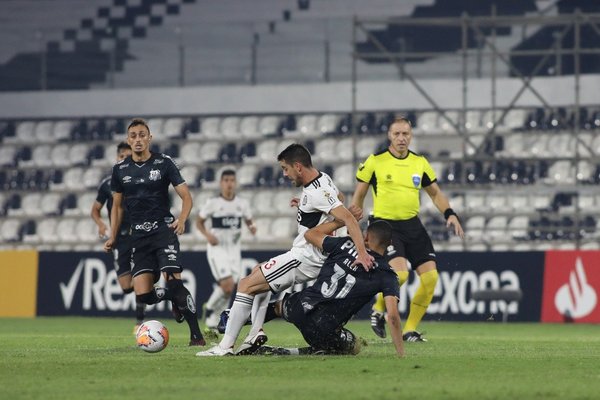 Olimpia decepciona y solo le queda un milagro