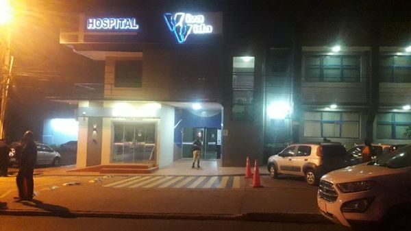 Internado en grave estado tras presunto ataque de sicarios - Nacionales - ABC Color