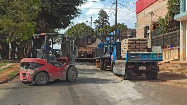 Avenida Guaraní convertida en DEPOSITO de MATERIALES de CONSTRUCCIÓN en Franco