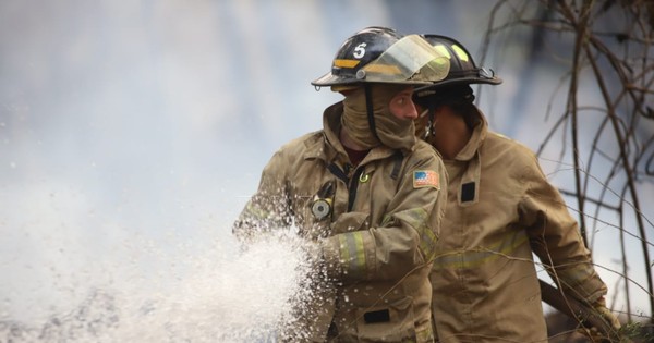 La Nación / Bomberos confirman que recibirán fondos desde Hacienda este viernes