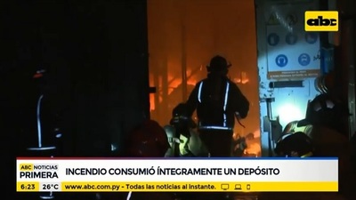 Incendio de gran magnitud consume depósito de productos de limpieza