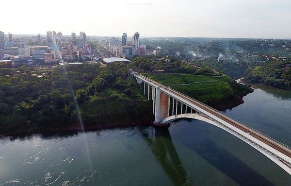 Abdo y Bolsonaro conversarán esta tarde sobre reapertura de Puente de la Amistad, según Canciller - La Primera Mañana - ABC Color