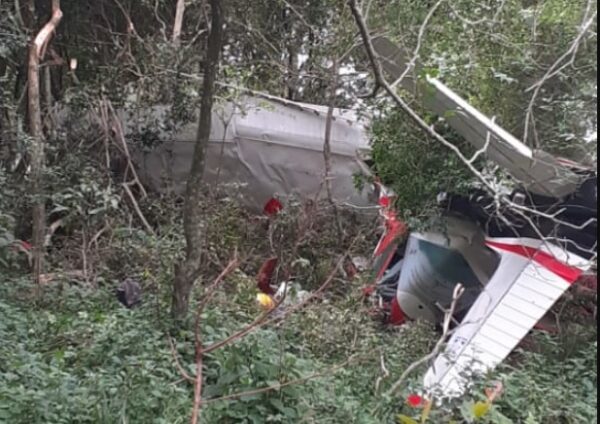 Piloto muere tras choque de avioneta contra antena de telefonía
