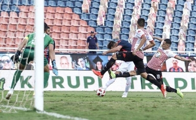 HOY / El campeón cierra su participación en feudo rayadito