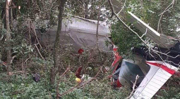 Murió piloto al caer avioneta