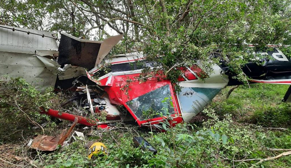 Muere piloto al chocar contra una antena cubierta de humo - Noticiero Paraguay