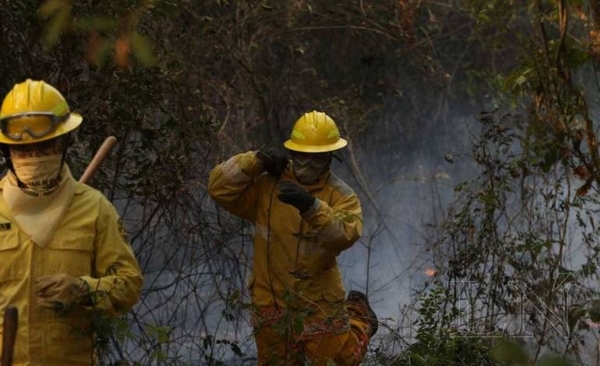HOY / Algunos bomberos no consiguen permiso laboral: qué hacer en estos casos