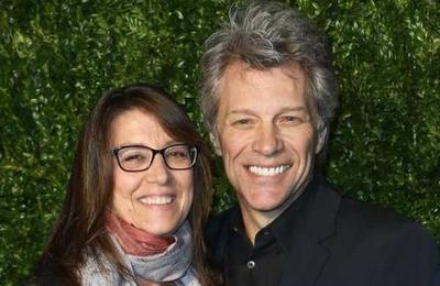 Las claves del amor entre Jon Bon Jovi y su novia del colegio - C9N