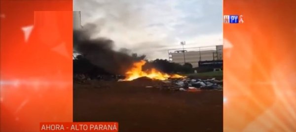 Ciudadano fue multado por quemar basura | Noticias Paraguay