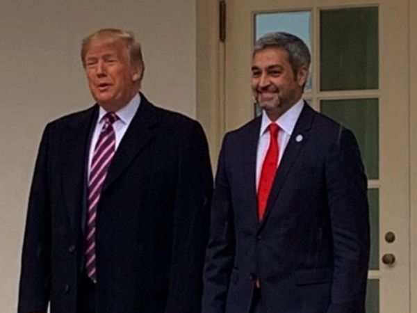 Abdo desea pronta recuperación a Trump y desata críticas ante crisis ambiental