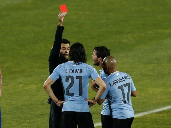 Cavani queda fuera de la lista de Uruguay para las Eliminatorias