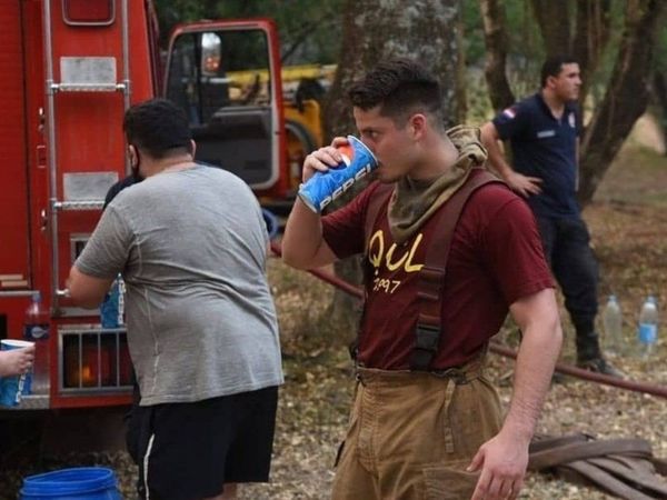 Bombero levantó suspiros con su belleza