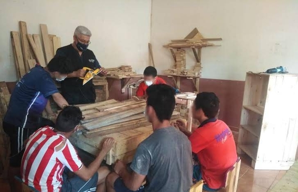 HOY / El hobby de la carpintería para transformar vidas de adolescentes