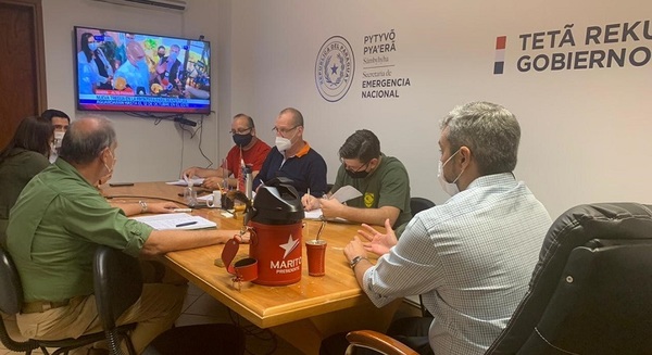 Presidente da seguimiento al trabajo de combate a incendios con técnicos de SEN