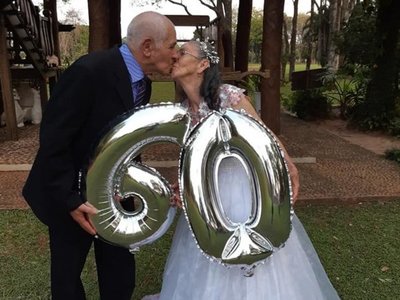 Cumplieron 60 años de casados y lo celebraron a lo grande
