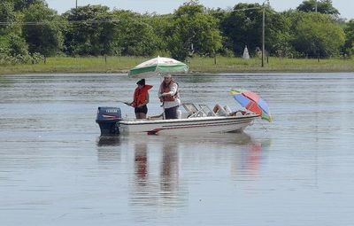 Pesca deportiva en temporada de veda molesta a pescadores comerciales - Nacionales - ABC Color
