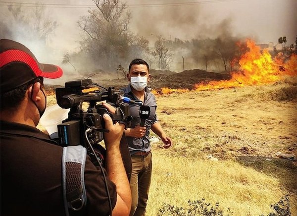 Crónica / Periodista muestra cómo quedó su cara, luego de la cobertura de los incendios