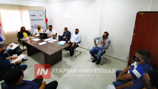 CHOFERES LEVANTAN HUELGA  DEL TRANSPORTE