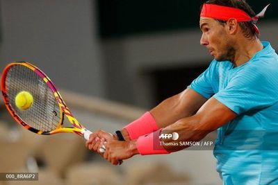 Nadal estrena el techo de la Chatrier exhibiendo recursos - Tenis - ABC Color