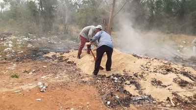 Irresponsables por poco provocan incendio en predio de Hospital Nacional - Nacionales - ABC Color
