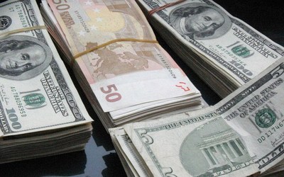 El peso mexicano mejora hasta las 21,67 unidades por dólar pendiente de Trump - MarketData